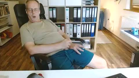 Snapshot of lefti27 chatting on 30, 6, 2026 Dave online show from 30, 6, 2026