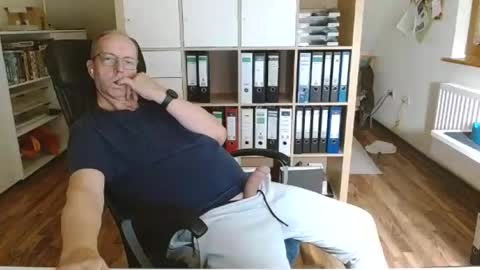 Snapshot of lefti27 chatting on 27, 7, 2026 Dave online show from 27, 7, 2026