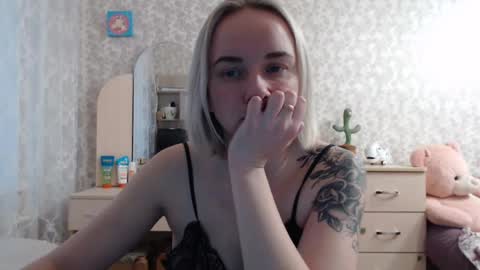 Snapshot of leggywily25 chatting on 12, 12, 2024 leggywily25 online show from 12, 12, 2024