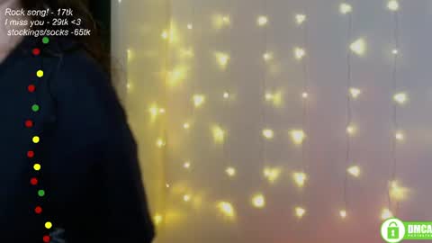 Snapshot of leia_bell chatting on 12, 7, 2026 hey Im Leia and I love rock online show from 12, 7, 2026