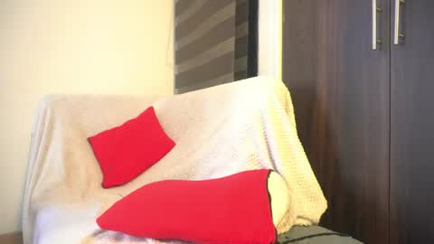 Snapshot of leiaah__ chatting on 12, 7, 2026 Leah online show from 12, 7, 2026