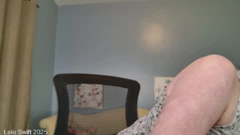 Leia Swift online show from 15, 2, 2025