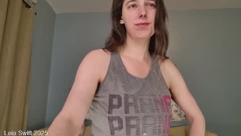 Leia Swift online show from 21, 12, 2025