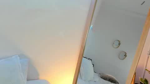 Leidy Cooper online show from 9, 11, 2025