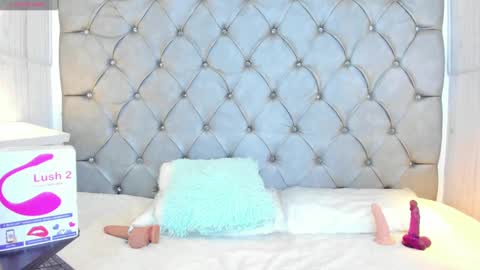 LEIGH ANGELS online show from 15, 1, 2025