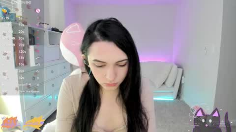 Snapshot of leighlalove chatting on 11, 10, 2025 Leighla online show from 11, 10, 2025