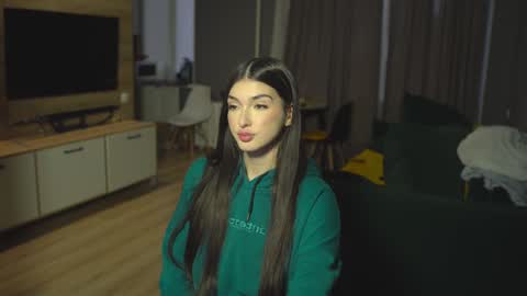 Snapshot of leila_4ever chatting on 10, 12, 2024 Leila online show from 10, 12, 2024