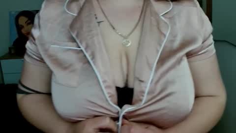 Snapshot of leila_beayte_ chatting on 19, 6, 2026 Leila online show from 19, 6, 2026