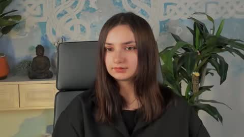 LeilaMurphy online show from 19, 2, 2025