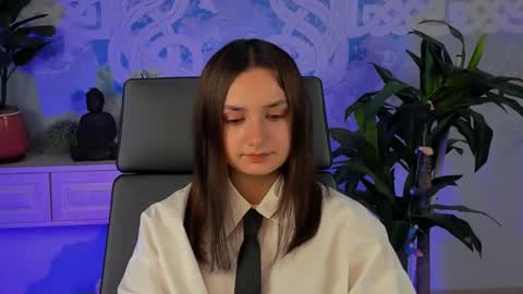 LeilaMurphy online show from 20, 2, 2025