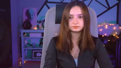 LeilaMurphy online show from 25, 2, 2025