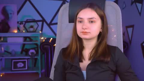 LeilaMurphy online show from 25, 2, 2025