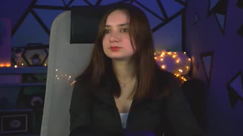 LeilaMurphy online show from 4, 3, 2025