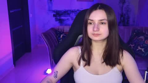 LeilaMurphy online show from 8, 3, 2025