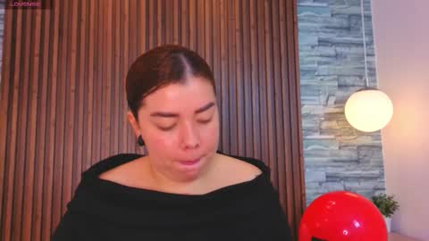 leilapons online show from 15, 2, 2026