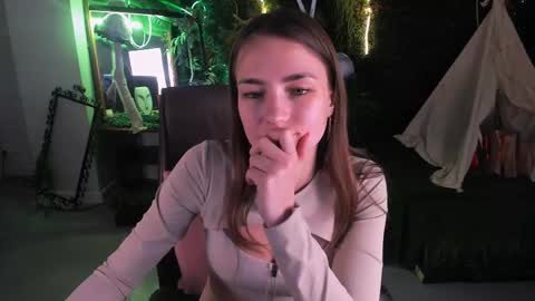 Snapshot of leilarai chatting on 7, 2, 2025 Leila Rai online show from 7, 2, 2025