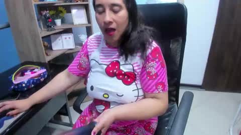 Snapshot of leilasmith_ chatting on 12, 5, 2026 Leila online show from 12, 5, 2026