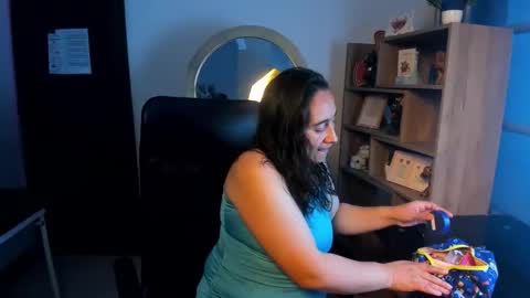 Snapshot of leilasmith_ chatting on 2, 6, 2026 Leila online show from 2, 6, 2026