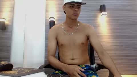 Snapshot of lelehott01 chatting on 15, 6, 2026 lelehott01 online show from 15, 6, 2026