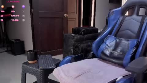 Snapshot of lelouch_master chatting on 26, 6, 2026 hi im lelo... nice to meet you I appreciate your thumbs up It is very important and you would help me a lot online show from 26, 6, 2026