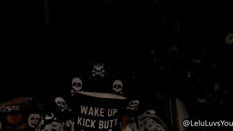 Snapshot of leluluvsyou chatting on 1, 11, 2025 Lelu Fallas online show from 1, 11, 2025