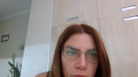 Snapshot of lena6122000 chatting on 1, 10, 2025 lena6122000 online show from 1, 10, 2025