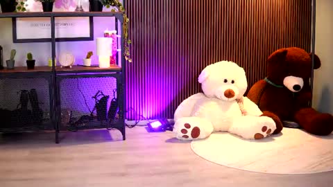 Snapshot of lena_laurent chatting on 4, 8, 2026 Lena Laurent online show from 4, 8, 2026