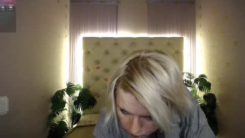 Snapshot of lena_paulles chatting on 23, 12, 2024 Lena online show from 23, 12, 2024