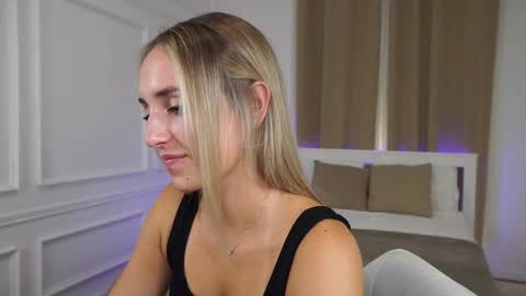 Snapshot of lenaastar chatting on 14, 10, 2025 Lena online show from 14, 10, 2025