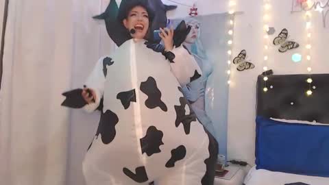 Snapshot of lenaleenyan chatting on 15, 2, 2025 lenaleenyan online show from 15, 2, 2025