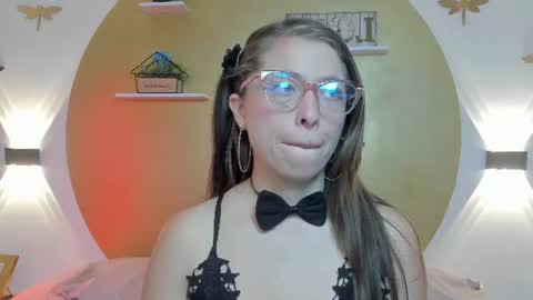 Snapshot of lenna_phillips chatting on 18, 6, 2026 Lenna online show from 18, 6, 2026
