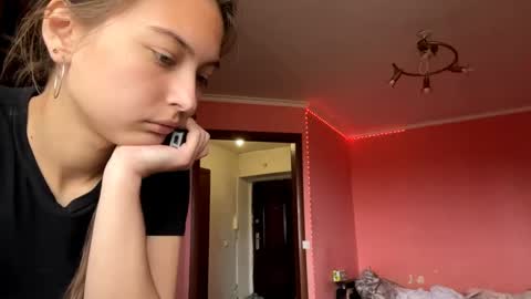 Hellomy name is Natalyits my first day here nice to meet you Give me 50 thumbs ups online show from 15, 4, 2026