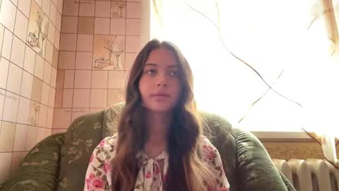 Snapshot of lenniepennachio chatting on 1, 6, 2026 Hellomy name is Natalyits my first day here nice to meet you Give me 50 thumbs ups online show from 1, 6, 2026