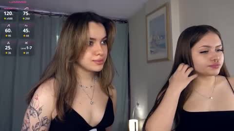 Snapshot of lenoimacyt chatting on 19, 10, 2025 Hey hey our name is Mia Elfy Lovense is active time to play PVT IS OPEN online show from 19, 10, 2025