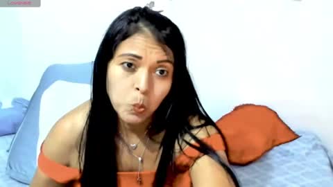 Snapshot of lenz335100 chatting on 24, 1, 2025 lenz335100 online show from 24, 1, 2025