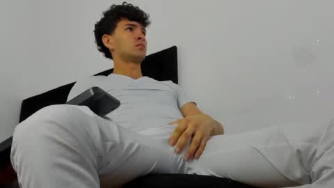 Snapshot of leo183877 chatting on 25, 2, 2026 leo183877 online show from 25, 2, 2026