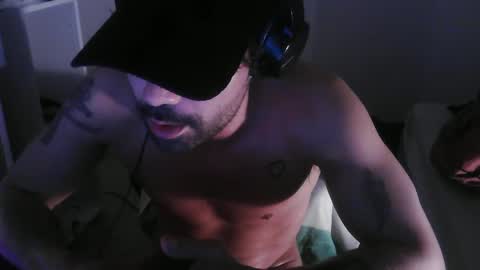 Snapshot of leo1991lol chatting on 1, 1, 2025 leo1991lol online show from 1, 1, 2025