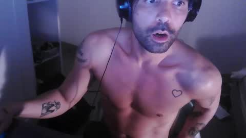 Snapshot of leo1991lol chatting on 4, 2, 2025 leo1991lol online show from 4, 2, 2025