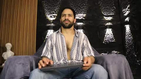 Snapshot of leo_diaz01 chatting on 25, 5, 2026 Leo Diaz online show from 25, 5, 2026