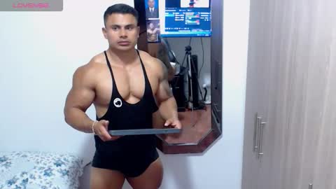 Snapshot of leo_muscleboy chatting on 10, 10, 2025 Leo online show from 10, 10, 2025