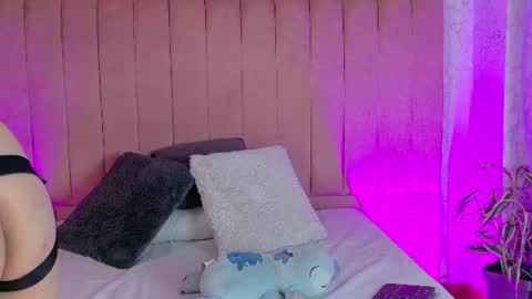Snapshot of leo_williams_ chatting on 9, 7, 2026 Leo Williams online show from 9, 7, 2026
