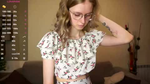 Snapshot of leolakorner chatting on 10, 2, 2026 Hello Im Roxy Im just starting my journey here so lets get acquainted online show from 10, 2, 2026