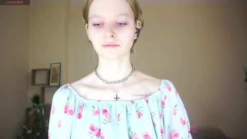 Hello Im Roxy Im just starting my journey here so lets get acquainted online show from 4, 4, 2026