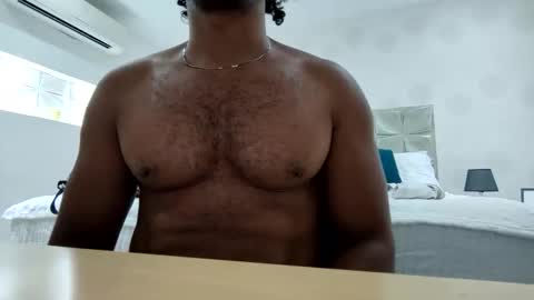 Snapshot of leolenry chatting on 22, 10, 2025 leolenry online show from 22, 10, 2025