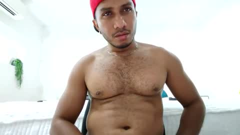 Snapshot of leolenry chatting on 25, 10, 2025 leolenry online show from 25, 10, 2025