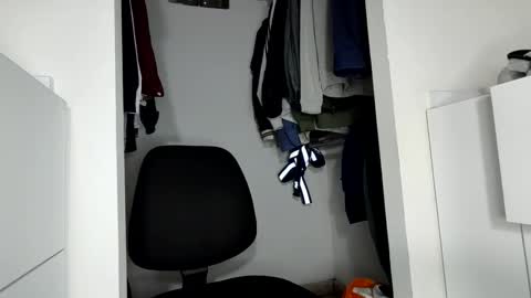 Snapshot of leolenry chatting on 2, 11, 2025 leolenry online show from 2, 11, 2025