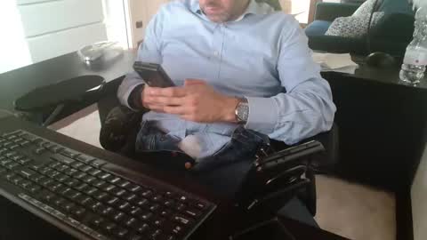 Snapshot of leone44 chatting on 11, 5, 2026 angel e sonia online show from 11, 5, 2026