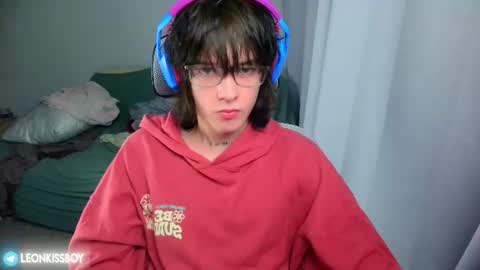 Snapshot of leonkissboy chatting on 26, 6, 2026 leonkissboy online show from 26, 6, 2026
