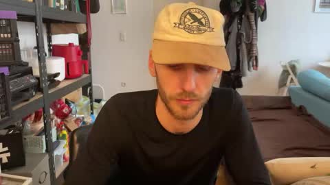 Leon online show from 28, 11, 2025