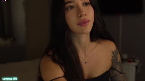 Leora online show from 2, 1, 2025